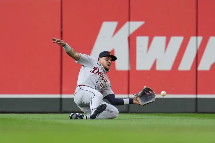 Twins hang 10 runs on the Tigers in the 6th inning of a 15-2 win as Lewis, Jeffers hit 3-run homers
